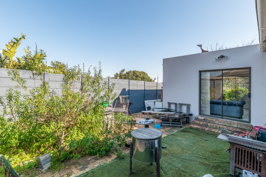 4 Bedroom Property for Sale in Vredekloof East Western Cape